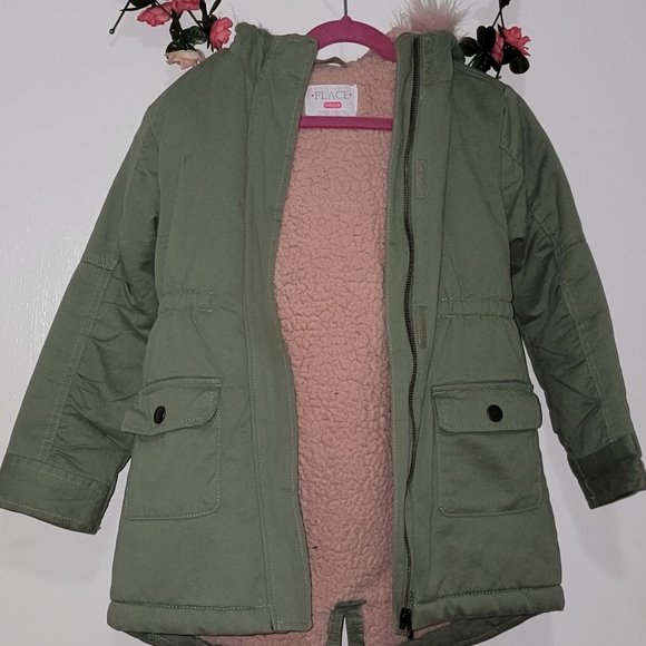 Girl's winter coat - Picture 4 of 4